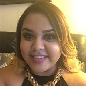 Meet your Posher, Yesenia